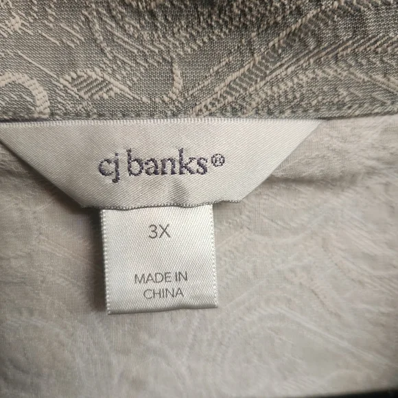 CJ Banks Pattern Button Up - Picture 3 of 4